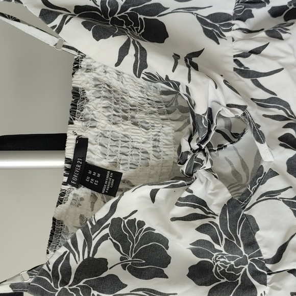 Black and white blouse - Picture 4 of 5